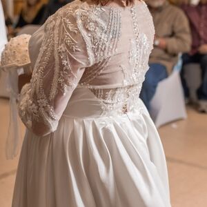 Elegant White Lace Women's Dress